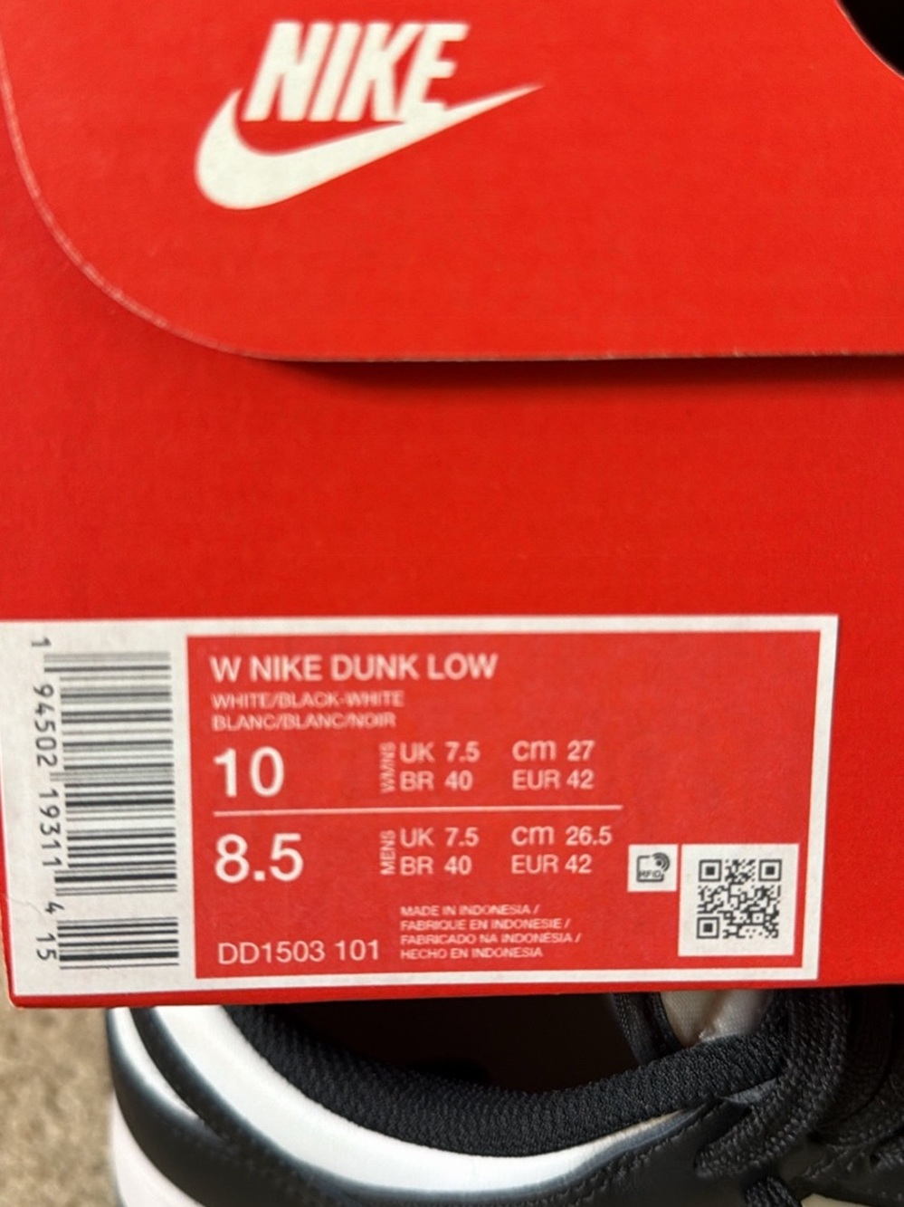 Nike Dunk Low Panda sz 10 sneakers - Picture 5 of 5